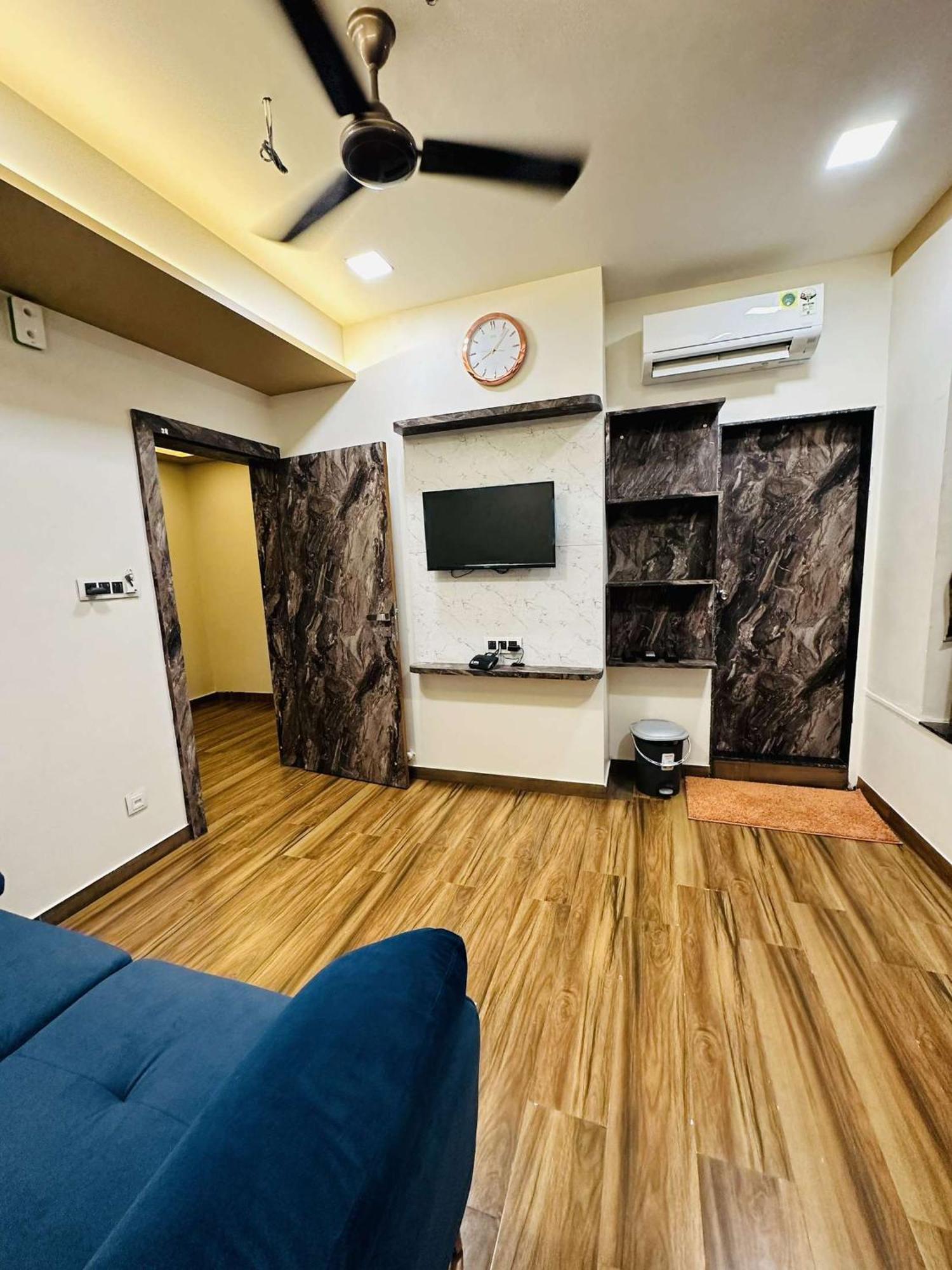 Hotel E Classico Bhavnagar Buitenkant foto
